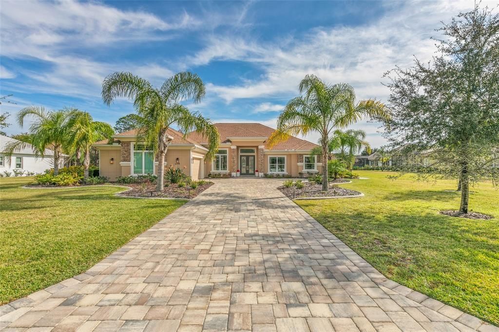 For Sale: $975,000 (3 beds, 2 baths, 2584 Square Feet)