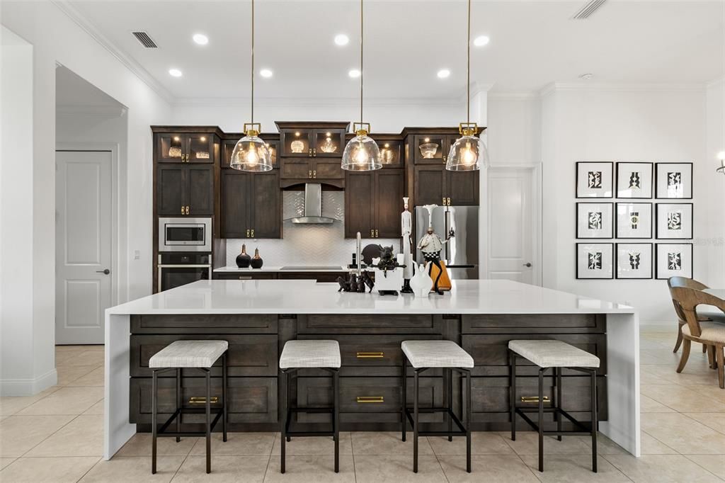 For Sale: $975,000 (3 beds, 2 baths, 2584 Square Feet)