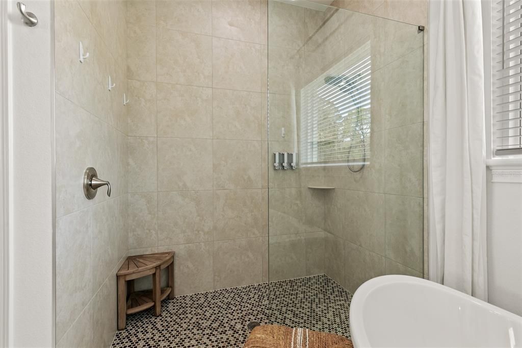 For Sale: $975,000 (3 beds, 2 baths, 2584 Square Feet)