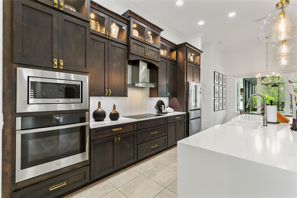 For Sale: $975,000 (3 beds, 2 baths, 2584 Square Feet)