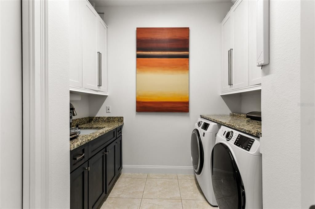 For Sale: $975,000 (3 beds, 2 baths, 2584 Square Feet)