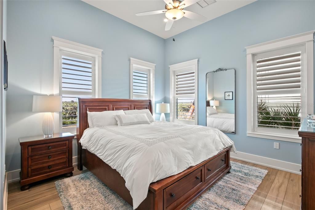 For Sale: $4,100,000 (4 beds, 4 baths, 4667 Square Feet)