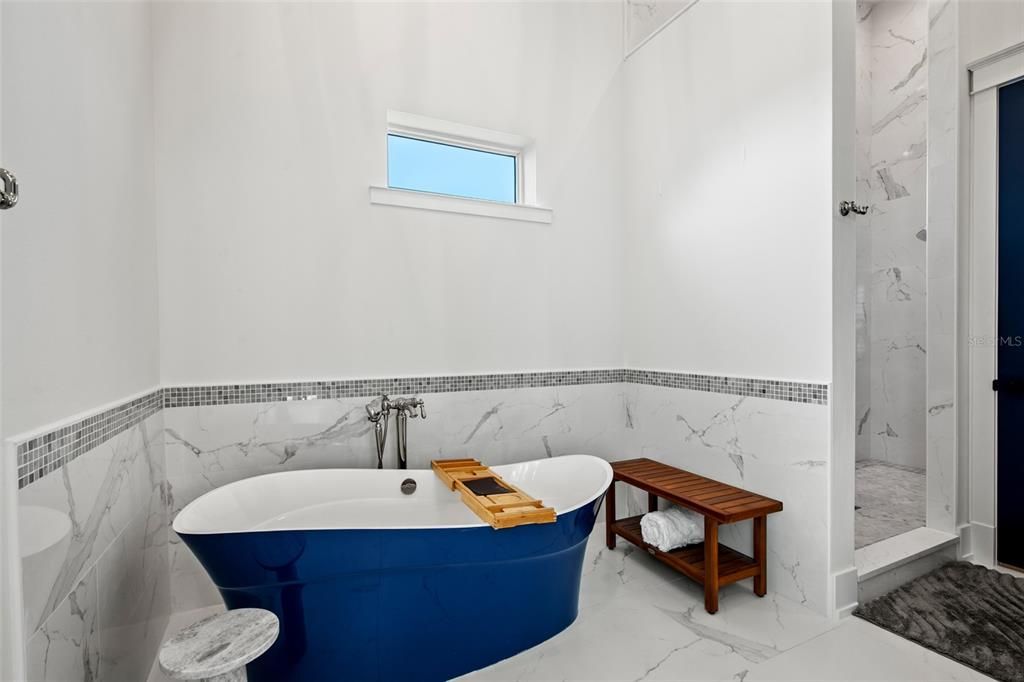 For Sale: $4,100,000 (4 beds, 4 baths, 4667 Square Feet)