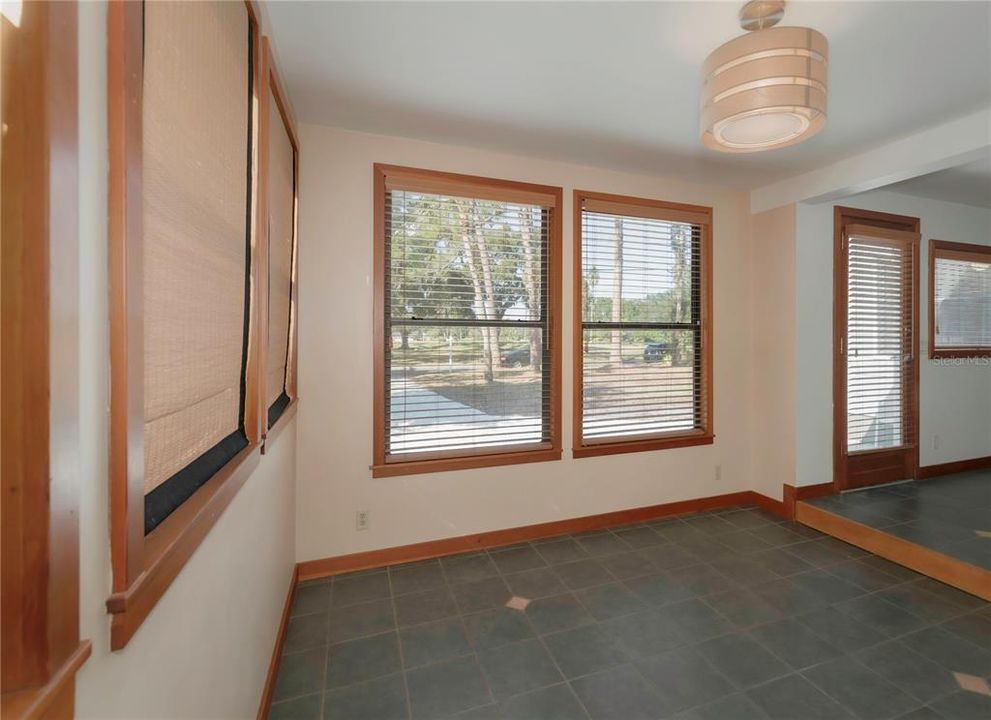 出租: $3,000 (4 贝兹, 2 浴室, 1344 平方英尺)