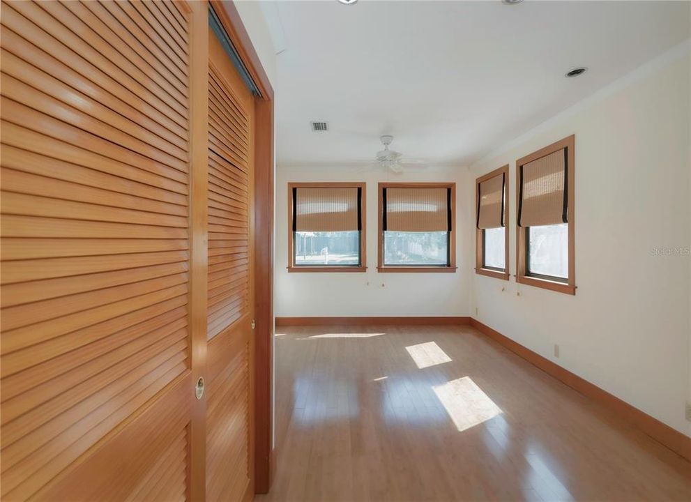 出租: $3,000 (4 贝兹, 2 浴室, 1344 平方英尺)