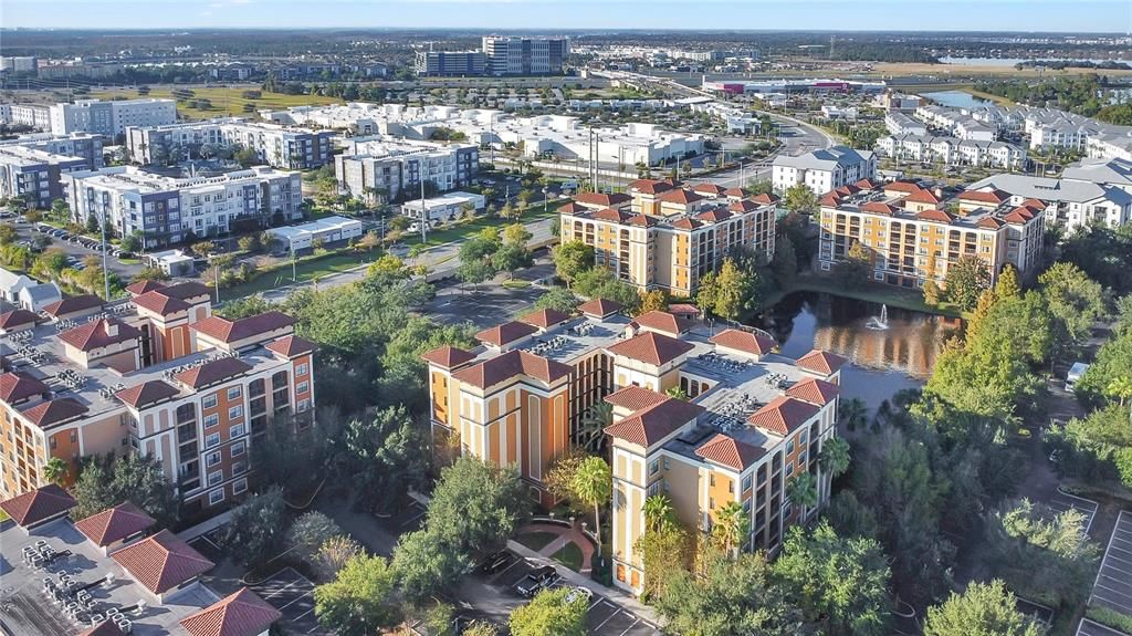 For Sale: $220,000 (2 beds, 2 baths, 957 Square Feet)