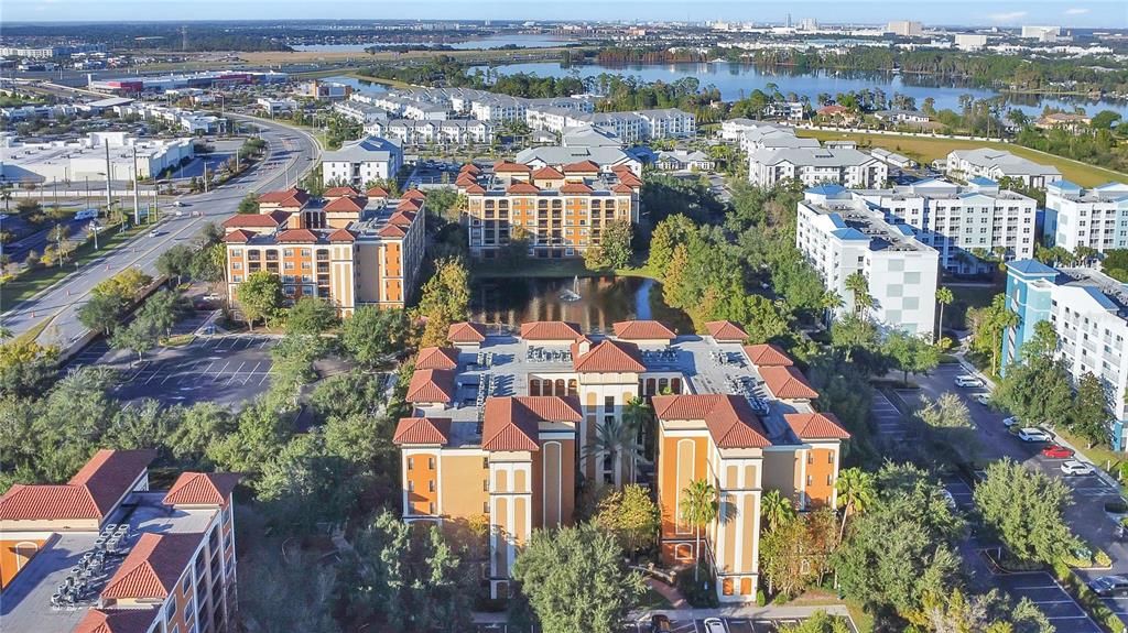 For Sale: $220,000 (2 beds, 2 baths, 957 Square Feet)