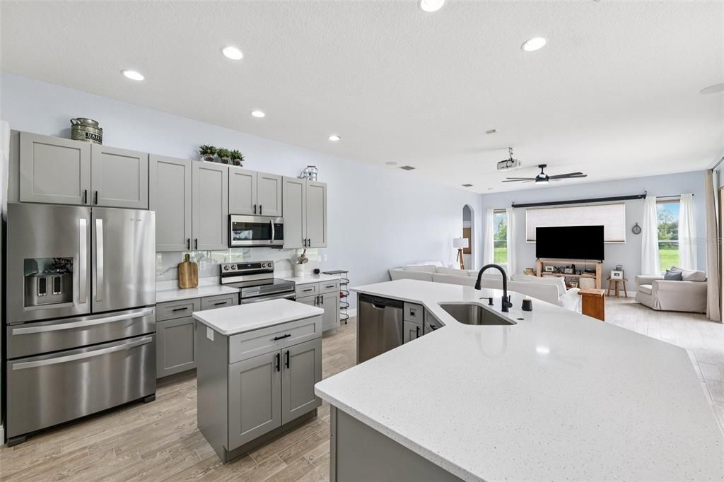 待售: $734,900 (4 贝兹, 4 浴室, 3566 平方英尺)