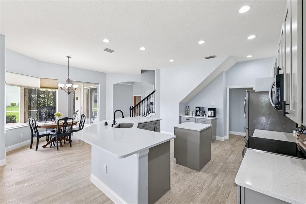 待售: $734,900 (4 贝兹, 4 浴室, 3566 平方英尺)