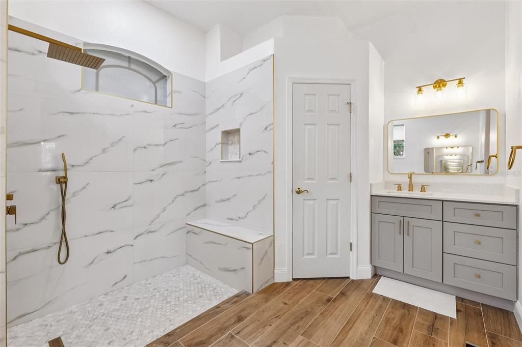 待售: $734,900 (4 贝兹, 4 浴室, 3566 平方英尺)