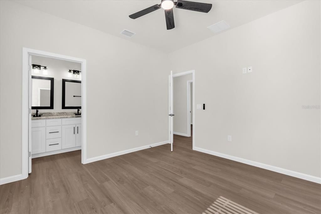 En Venta: $350,000 (3 camas, 2 baños, 1420 Pies cuadrados)