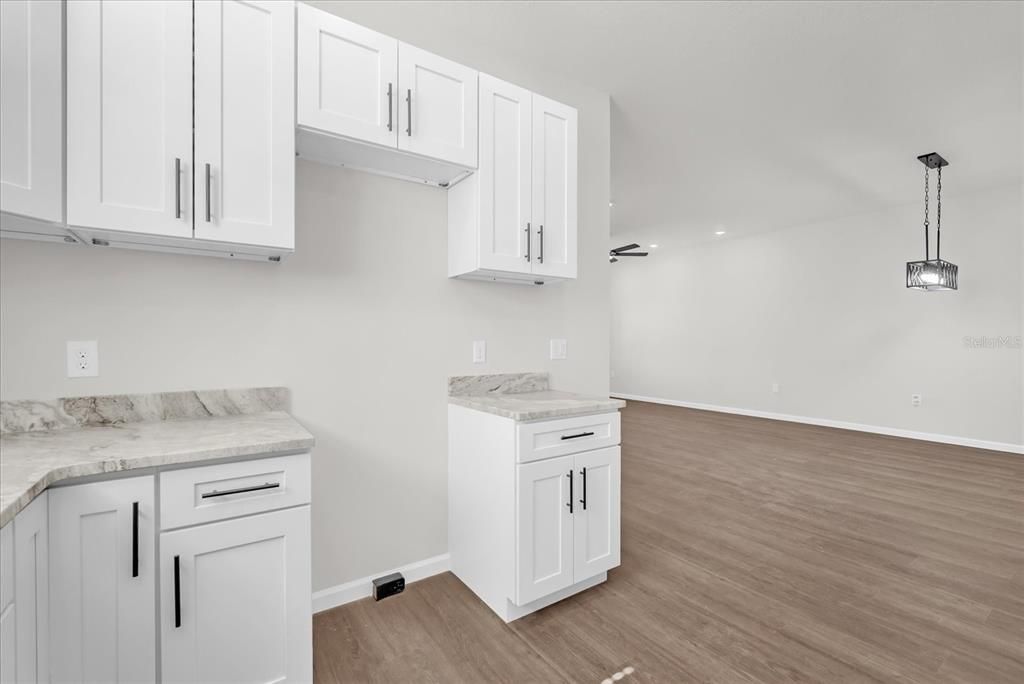 En Venta: $350,000 (3 camas, 2 baños, 1420 Pies cuadrados)