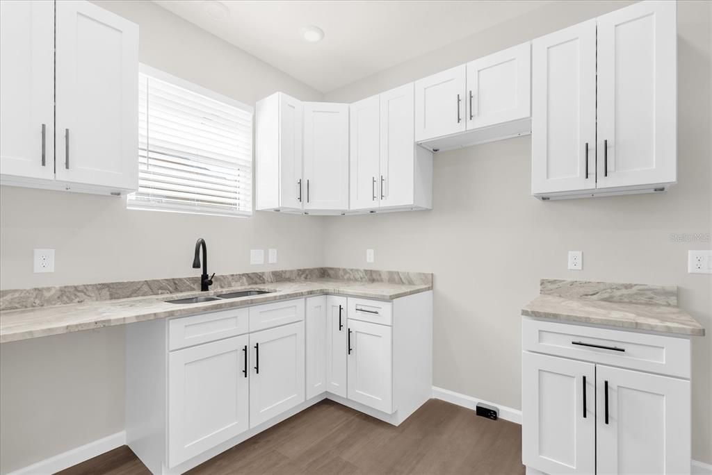 En Venta: $350,000 (3 camas, 2 baños, 1420 Pies cuadrados)