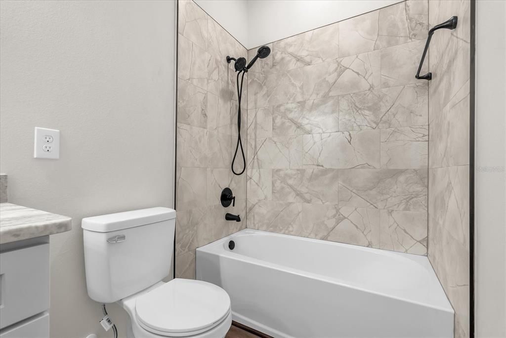 En Venta: $350,000 (3 camas, 2 baños, 1420 Pies cuadrados)