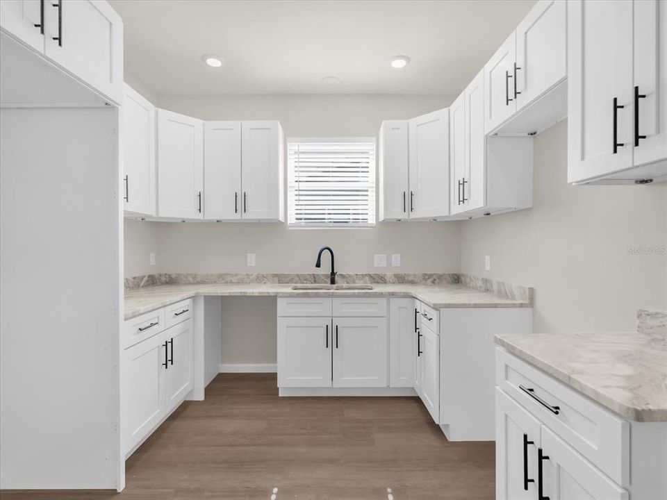 En Venta: $350,000 (3 camas, 2 baños, 1420 Pies cuadrados)