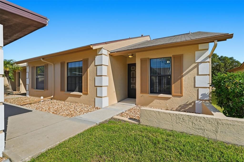 待售: $149,900 (2 贝兹, 2 浴室, 975 平方英尺)