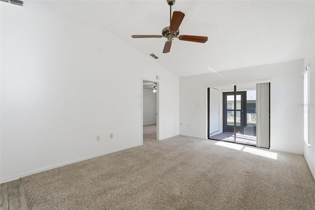 待售: $149,900 (2 贝兹, 2 浴室, 975 平方英尺)