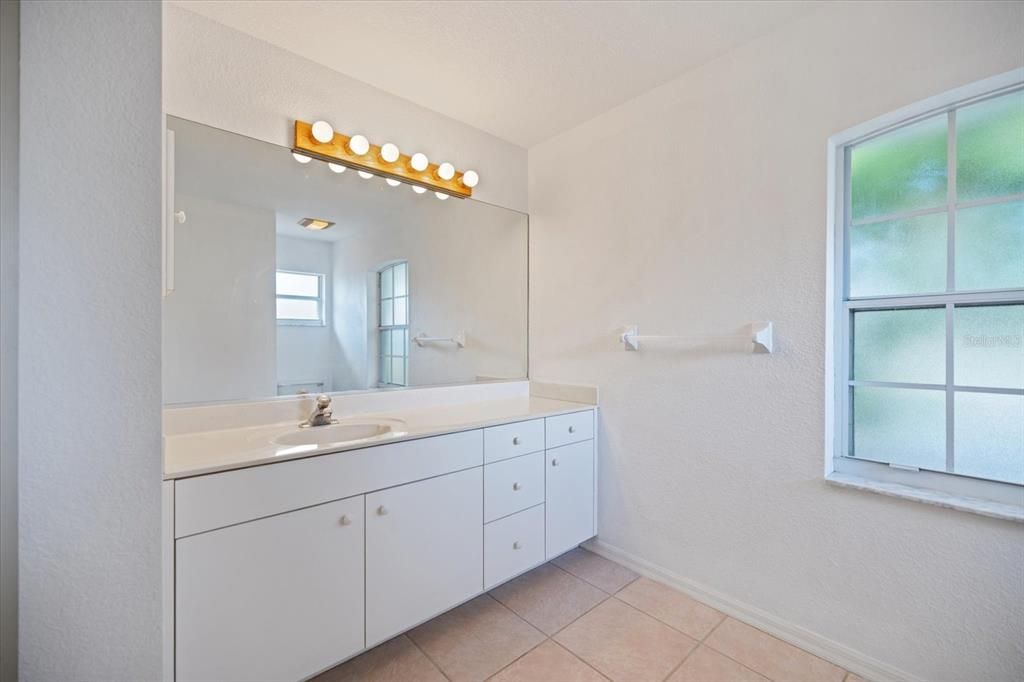 For Sale: $449,000 (3 beds, 2 baths, 1614 Square Feet)