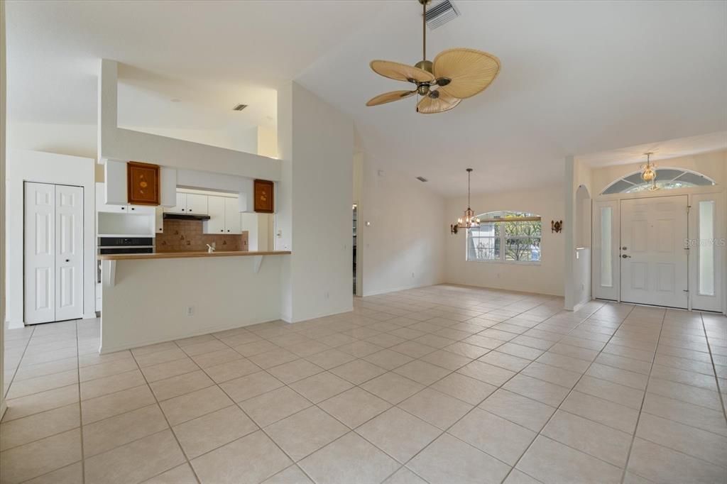 For Sale: $449,000 (3 beds, 2 baths, 1614 Square Feet)