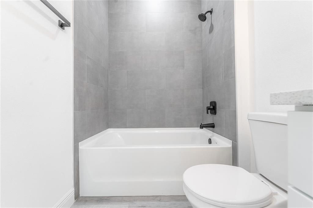 出租: $1,900 (4 贝兹, 2 浴室, 1630 平方英尺)