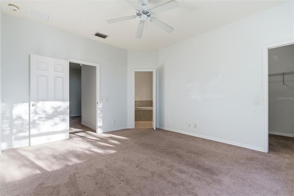 Под контрактом: $390,000 (3 спален, 2 ванн, 2044 Квадратных фут)