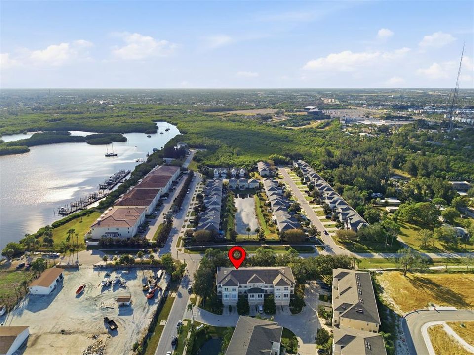 Под контрактом: $390,000 (3 спален, 2 ванн, 2044 Квадратных фут)