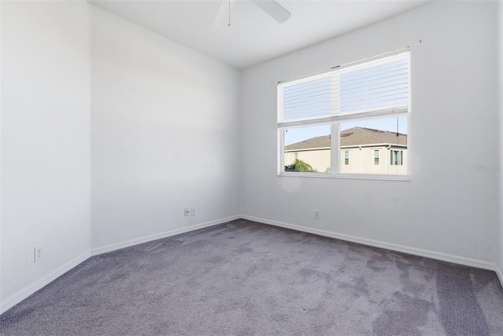 Под контрактом: $390,000 (3 спален, 2 ванн, 2044 Квадратных фут)