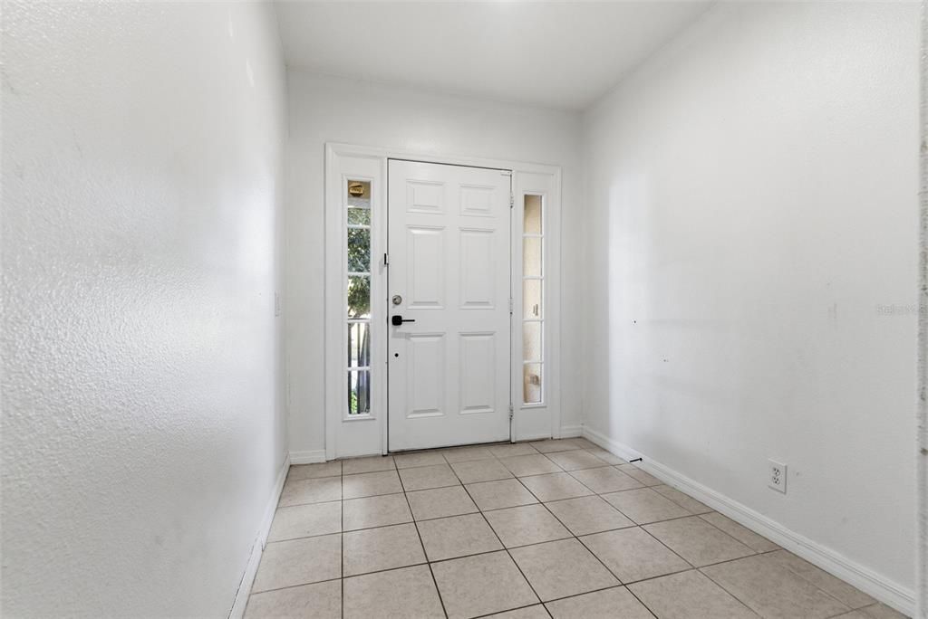 Под контрактом: $390,000 (3 спален, 2 ванн, 2044 Квадратных фут)