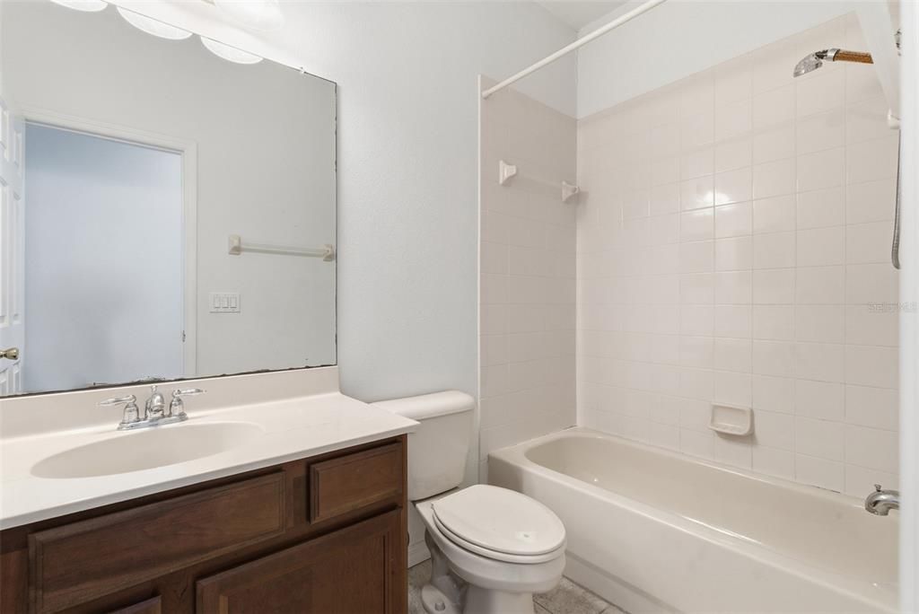 Под контрактом: $390,000 (3 спален, 2 ванн, 2044 Квадратных фут)