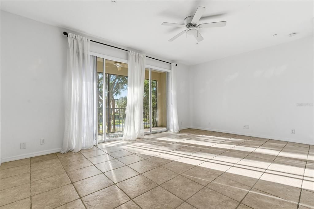 Под контрактом: $390,000 (3 спален, 2 ванн, 2044 Квадратных фут)