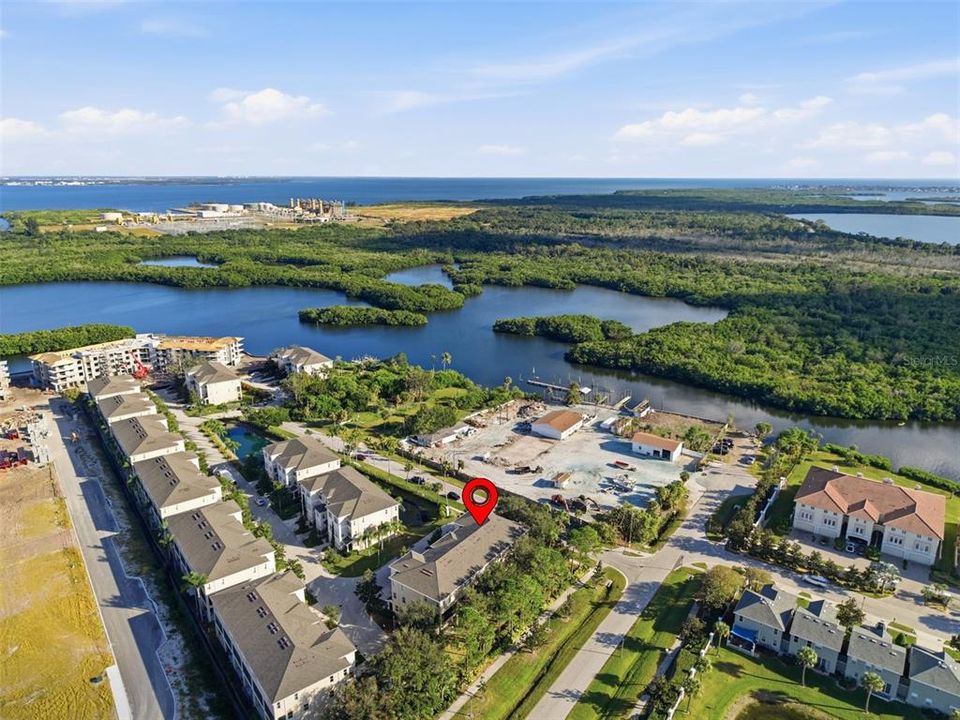 Под контрактом: $390,000 (3 спален, 2 ванн, 2044 Квадратных фут)