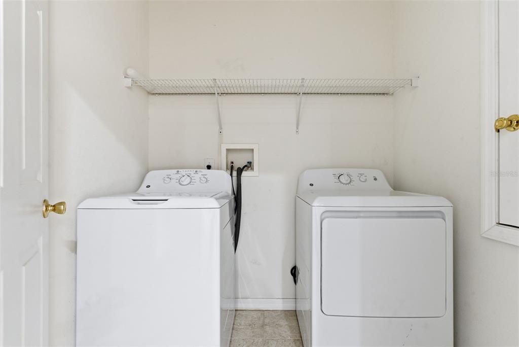 Под контрактом: $390,000 (3 спален, 2 ванн, 2044 Квадратных фут)