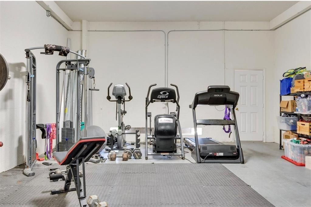 Под контрактом: $390,000 (3 спален, 2 ванн, 2044 Квадратных фут)