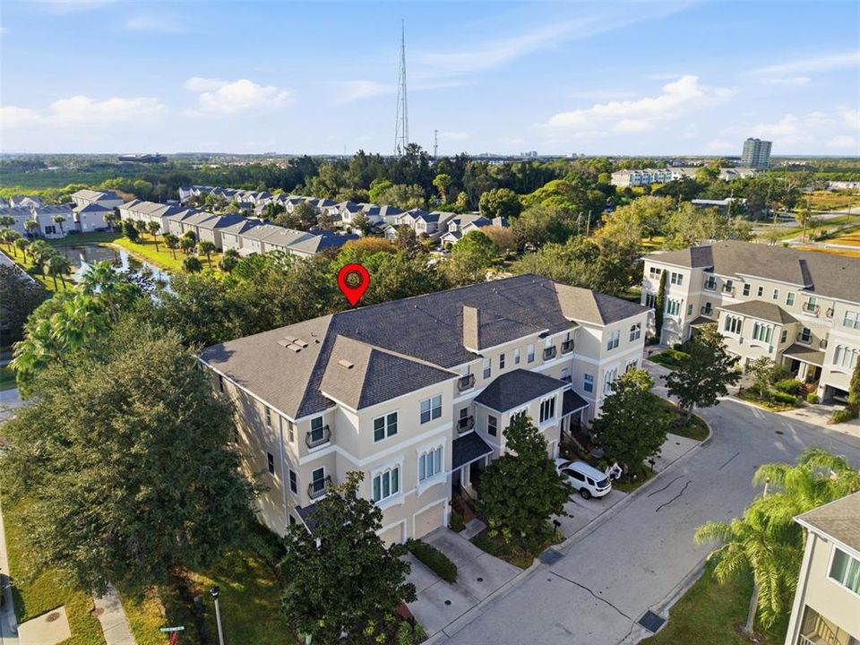 Под контрактом: $390,000 (3 спален, 2 ванн, 2044 Квадратных фут)