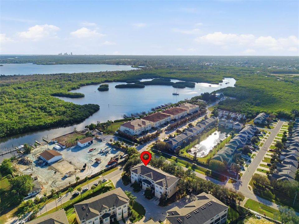 Под контрактом: $390,000 (3 спален, 2 ванн, 2044 Квадратных фут)