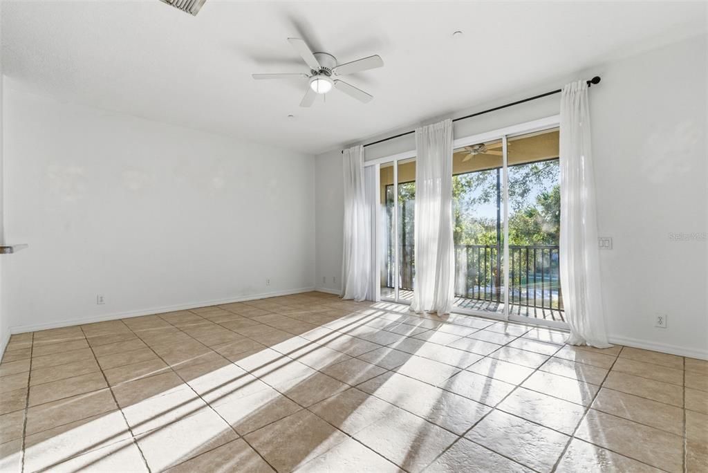 Под контрактом: $390,000 (3 спален, 2 ванн, 2044 Квадратных фут)