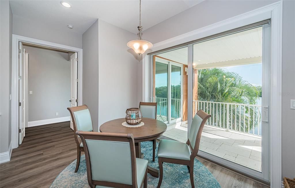 待售: $1,295,000 (3 贝兹, 2 浴室, 2574 平方英尺)