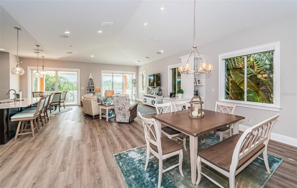 待售: $1,295,000 (3 贝兹, 2 浴室, 2574 平方英尺)