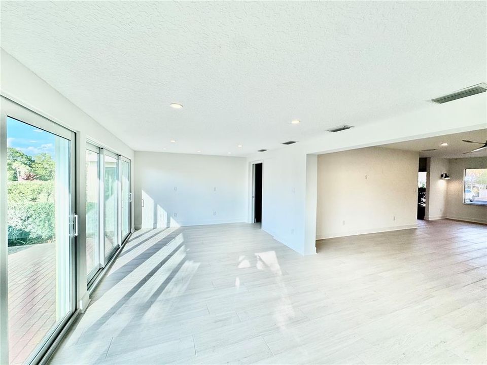 For Sale: $240,000 (2 beds, 2 baths, 1584 Square Feet)