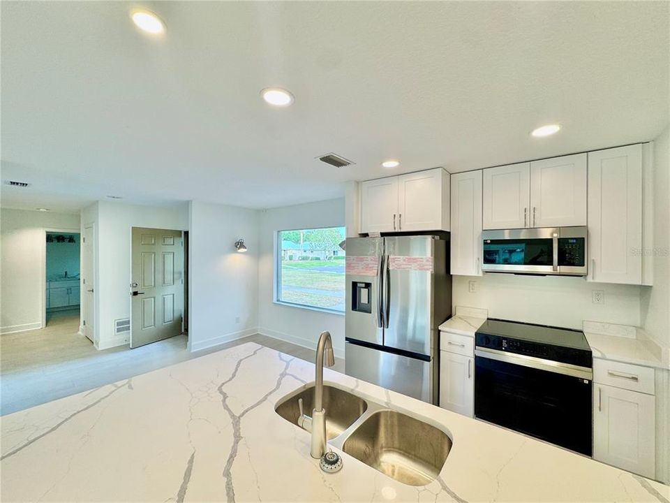 For Sale: $240,000 (2 beds, 2 baths, 1584 Square Feet)