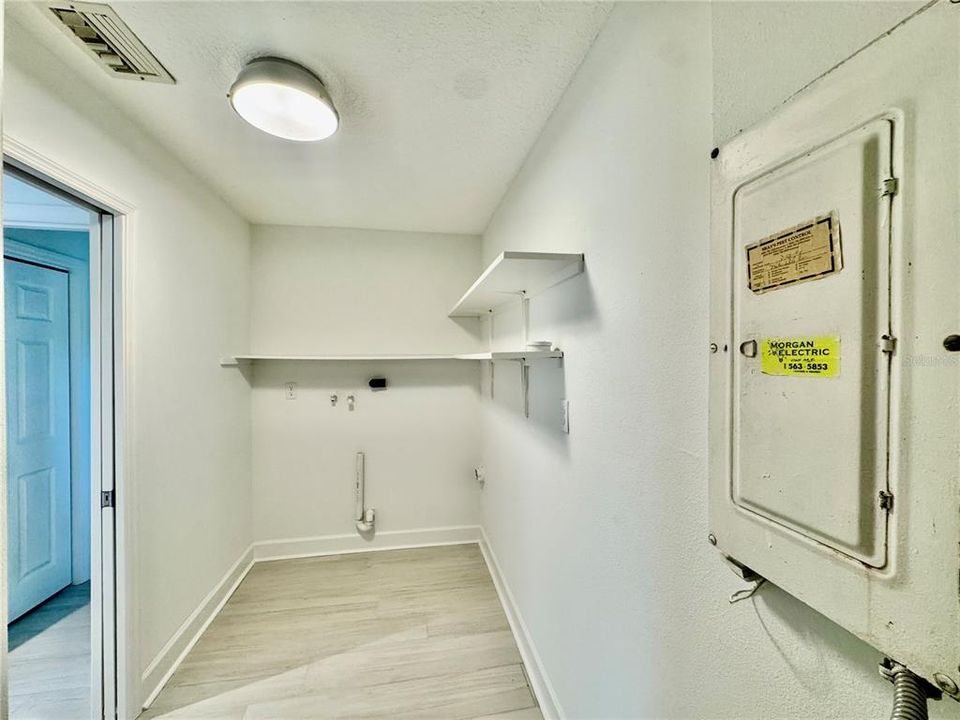 For Sale: $240,000 (2 beds, 2 baths, 1584 Square Feet)