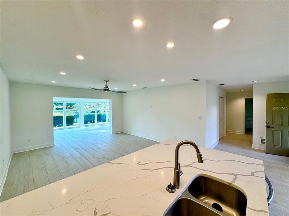 For Sale: $240,000 (2 beds, 2 baths, 1584 Square Feet)