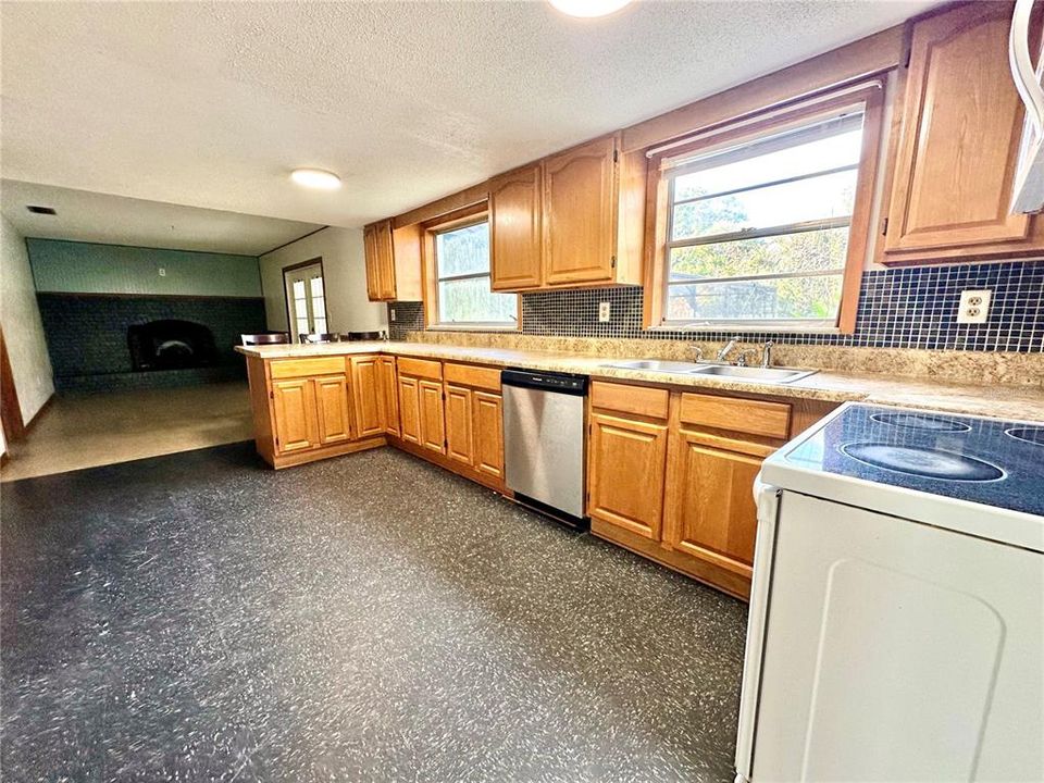 出租: $2,800 (4 贝兹, 2 浴室, 1532 平方英尺)