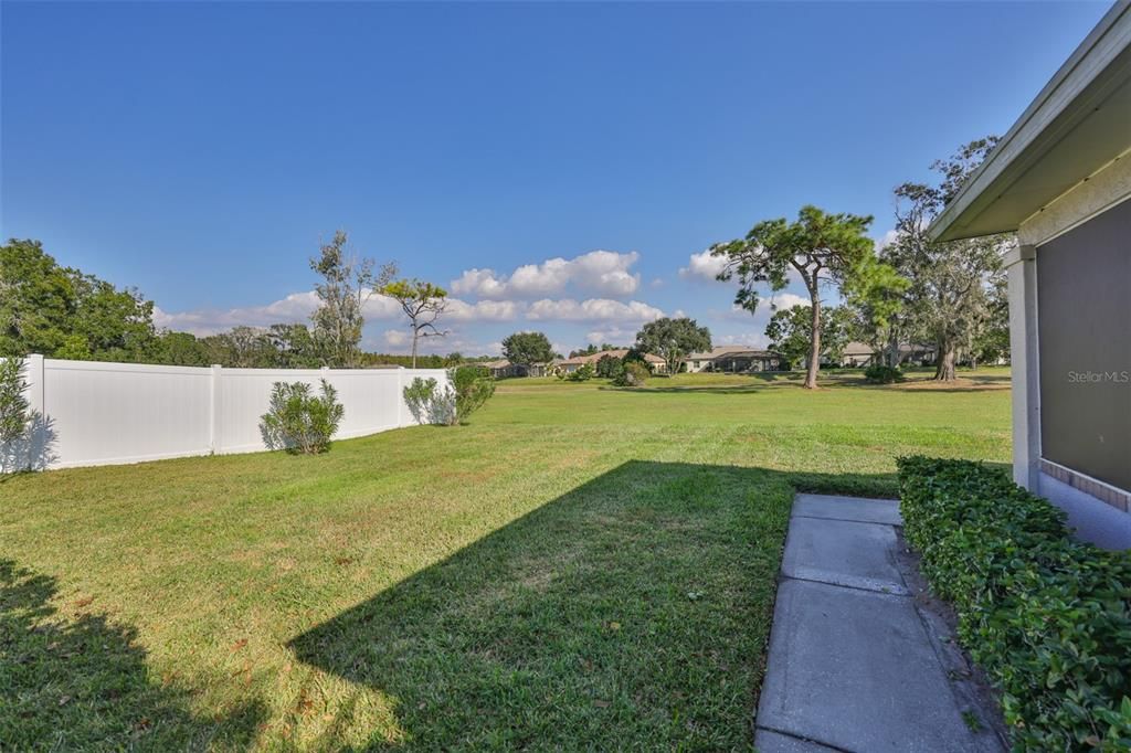 На продажу: $249,000 (2 спален, 2 ванн, 1304 Квадратных фут)