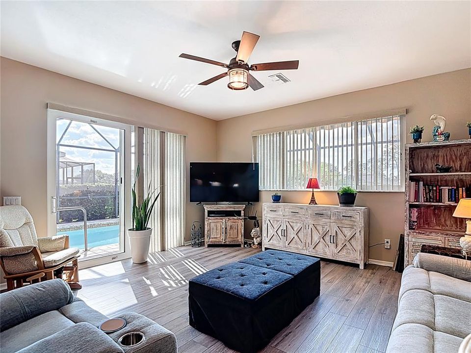 На продажу: $497,500 (4 спален, 3 ванн, 2274 Квадратных фут)