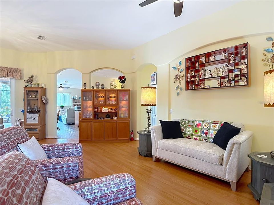 На продажу: $497,500 (4 спален, 3 ванн, 2274 Квадратных фут)