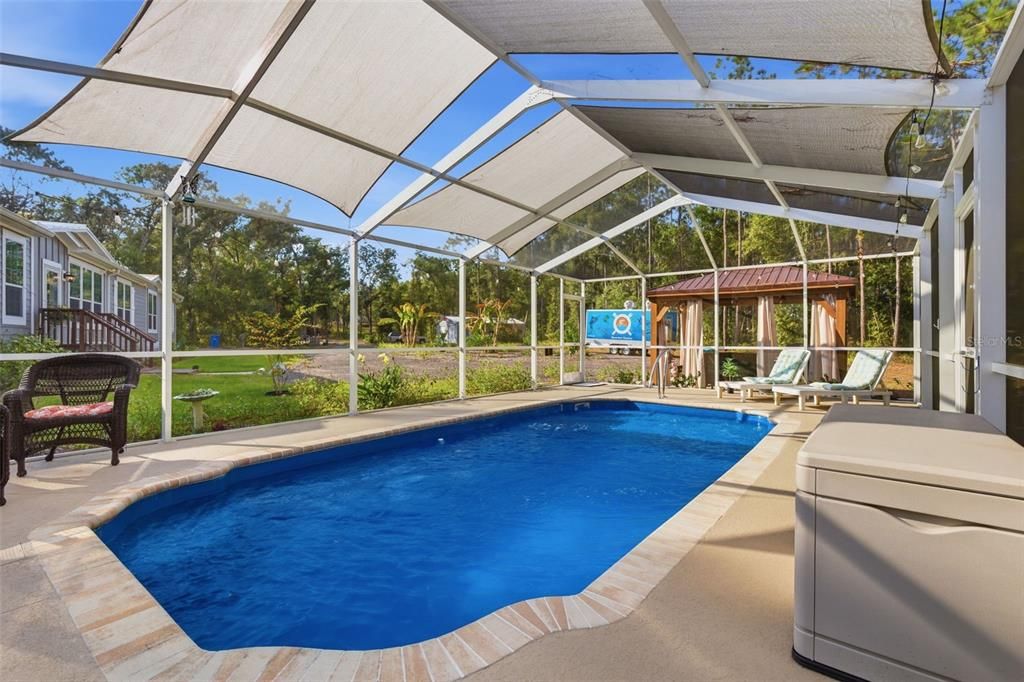 For Sale: $570,000 (4 beds, 3 baths, 2400 Square Feet)