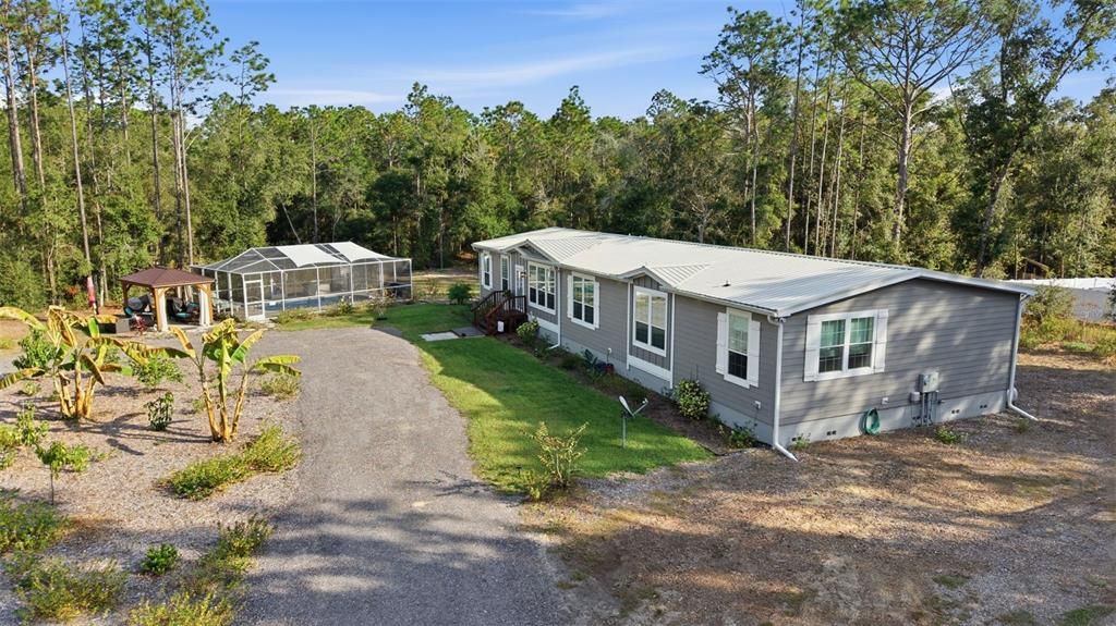 For Sale: $570,000 (4 beds, 3 baths, 2400 Square Feet)