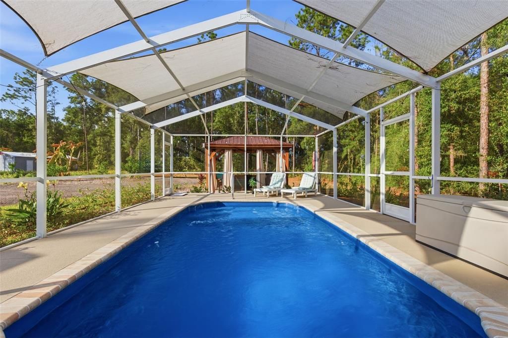 For Sale: $570,000 (4 beds, 3 baths, 2400 Square Feet)