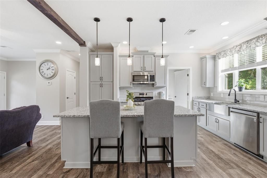 For Sale: $570,000 (4 beds, 3 baths, 2400 Square Feet)